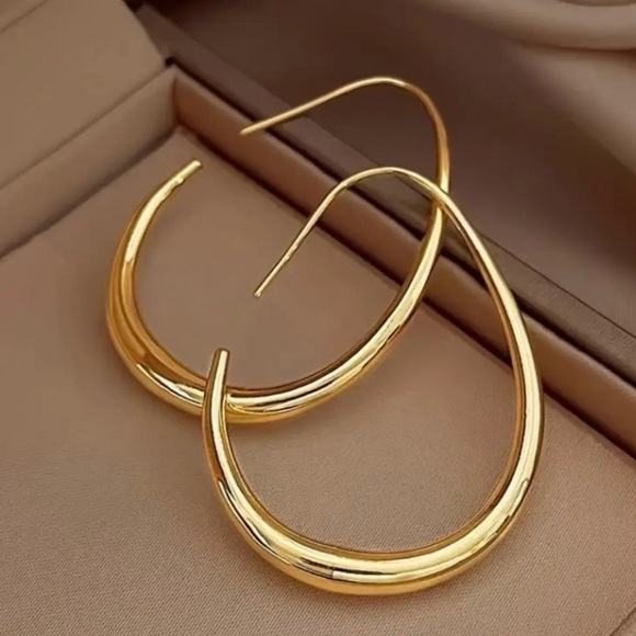 ✨Free People Agen Gold Water Drop Earrings - Picture 1 of 5